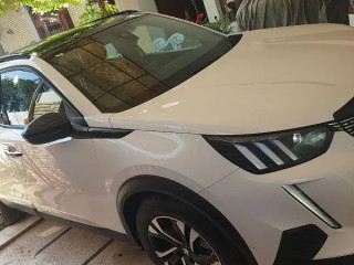 peugeot-2008-allure