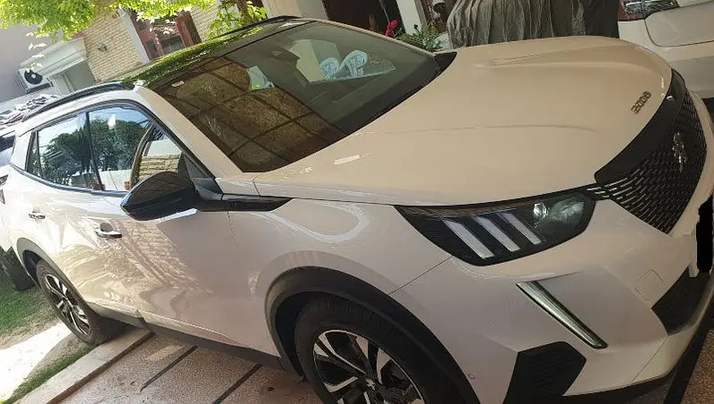peugeot-2008-allure-big-0