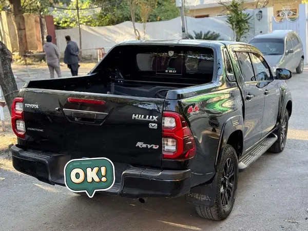 toyota-hilux-revo-rocco-big-2