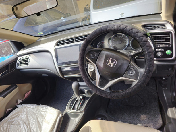 honda-city-15l-aspire-cvt-big-5