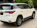 toyota-fortuner-28-sigma-4-small-2