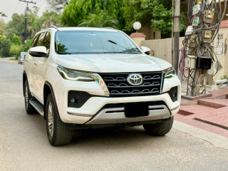 toyota-fortuner-28-sigma-4