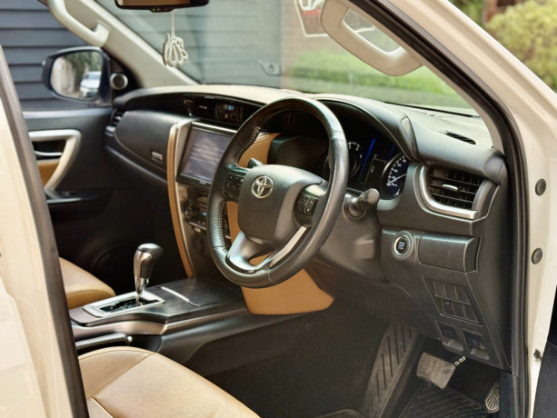 toyota-fortuner-28-sigma-4-big-4