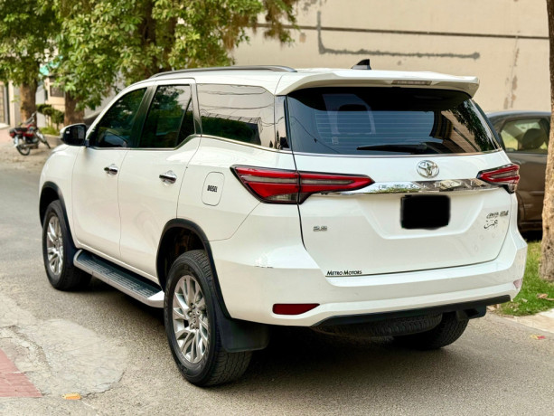 toyota-fortuner-28-sigma-4-big-1