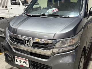honda-n-wgn-custom-turbo-with-paddle-shifter-201617