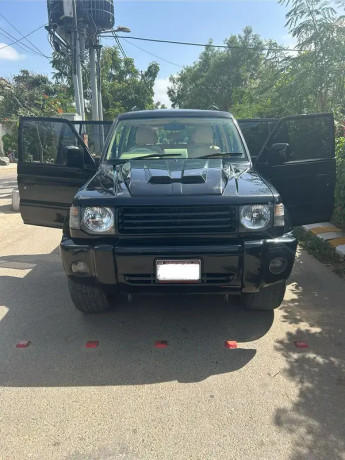 mitsubishi-pajero-1994-big-12