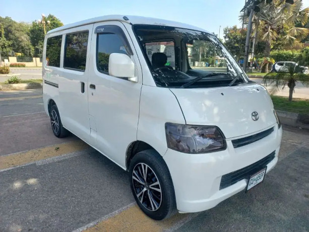 toyota-town-ace-2014-big-1