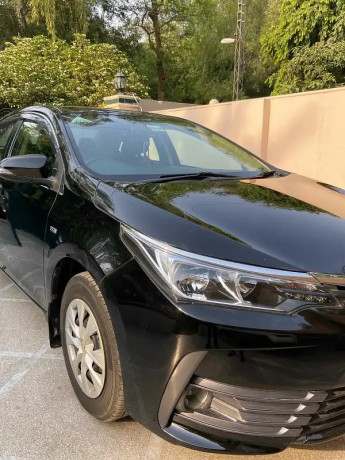toyota-corolla-altis-x-cvt-i-18-big-2
