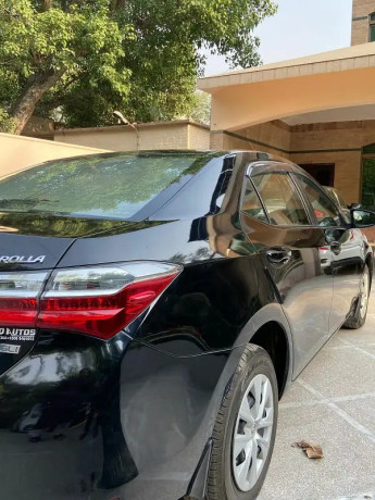 toyota-corolla-altis-x-cvt-i-18-big-3