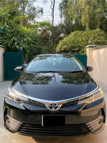 toyota-corolla-altis-x-cvt-i-18-big-1