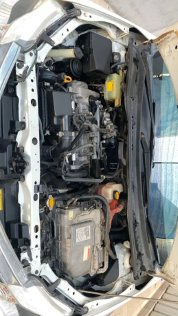 toyota-corolla-axio-2015-2018-big-5