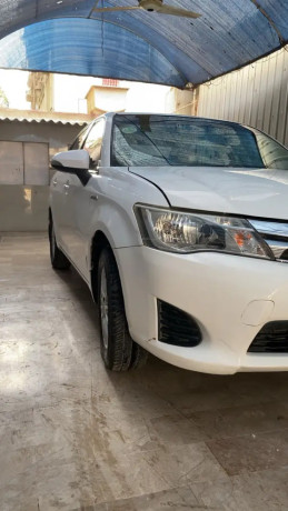 toyota-corolla-axio-2015-2018-big-1