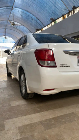 toyota-corolla-axio-2015-2018-big-7