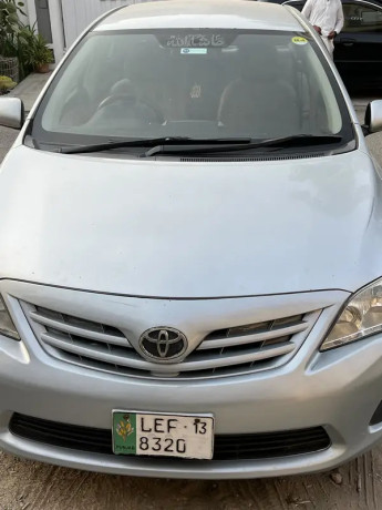 toyota-corolla-altis-x-manual-16-big-4