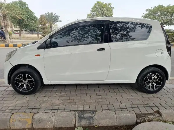 daihatsu-mira-2013-big-4