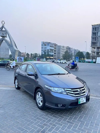 honda-city-13-i-vtec-2015-big-2