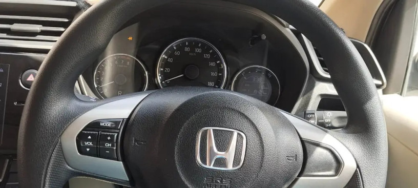 honda-br-v-2021-registered-dec-2021-big-13