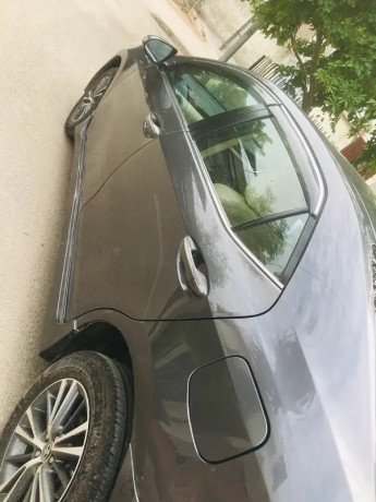 toyota-corolla-altis-16-x-cvt-i-big-1