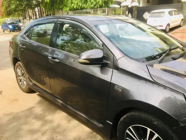 toyota-corolla-altis-16-x-cvt-i-big-3
