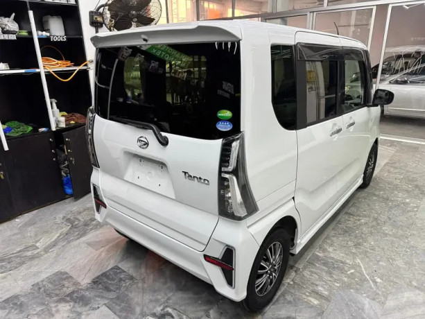 daihatsu-tanto-x-custom-turbo-2020-big-7