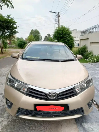 toyota-altis-grande-2014-big-0