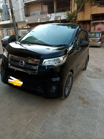 nissan-dayz-highway-star-2015-big-2