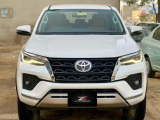 toyota-fortuner-v-4x4-model-202122