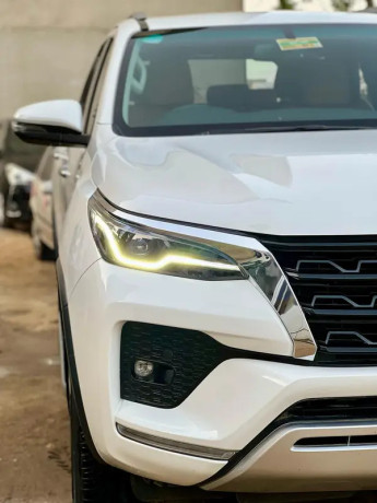 toyota-fortuner-v-4x4-model-202122-big-11