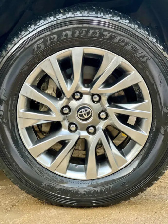 toyota-fortuner-v-4x4-model-202122-big-7