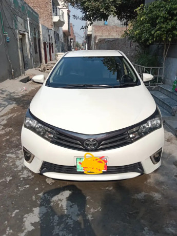 toyota-corolla-xli-2015-big-0