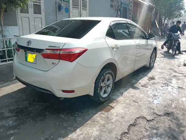 toyota-corolla-xli-2015-big-3