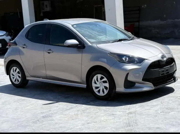 toyota-yaris-hatchback-x-2022-big-1