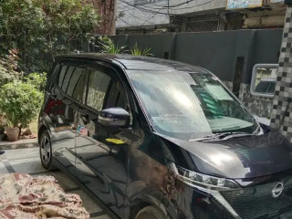 nissan-sakura-2023