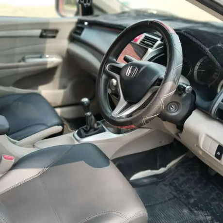 honda-city-13-i-vtec-2017-big-5