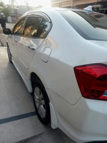 honda-city-15l-aspire-cvt-big-2