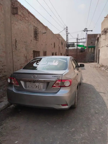 toyota-corolla-gli-2011-big-2