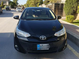 toyota-yaris-2023