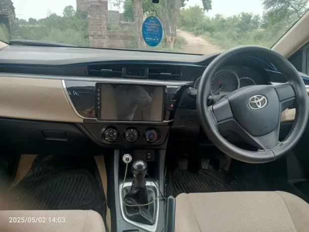 toyota-corolla-gli-2015-big-8