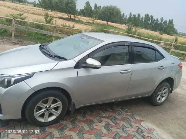 toyota-corolla-gli-2015-big-2