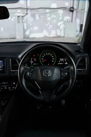 honda-vezel-rs-20162021-big-5
