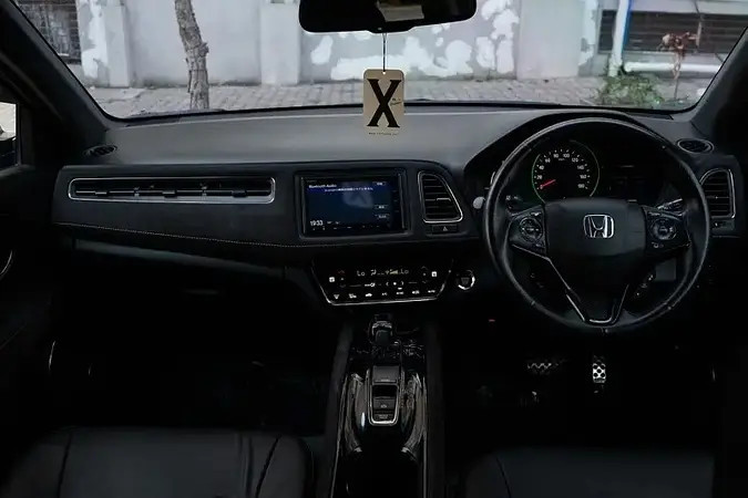 honda-vezel-rs-20162021-big-10
