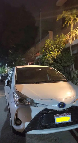 toyota-vitz-hybrid-201720-big-1