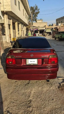 suzuki-baleno-2004-big-7