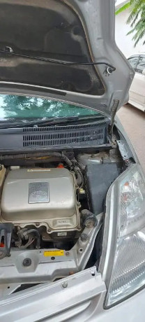 toyota-prius-15-2010-big-11