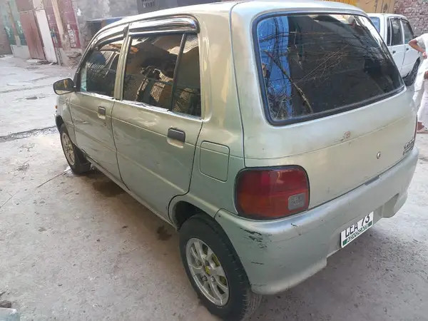 daihatsu-cuore-2008-big-2