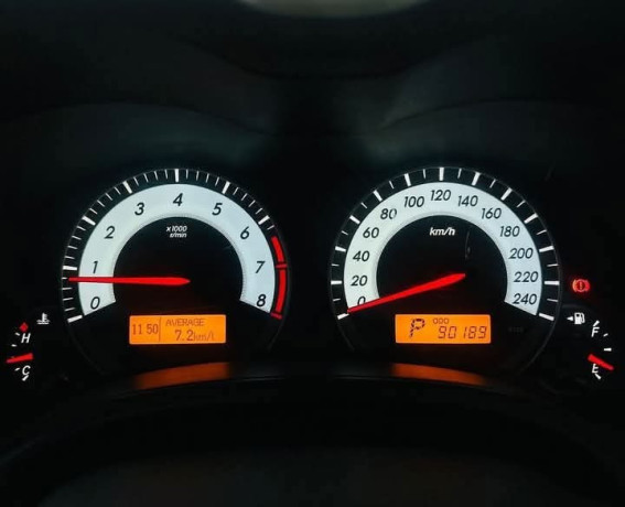 toyota-altis-big-8