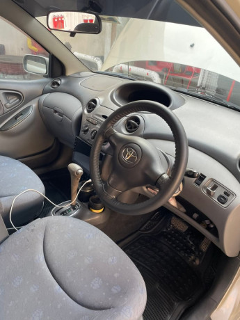toyota-vitz-f-10-big-3