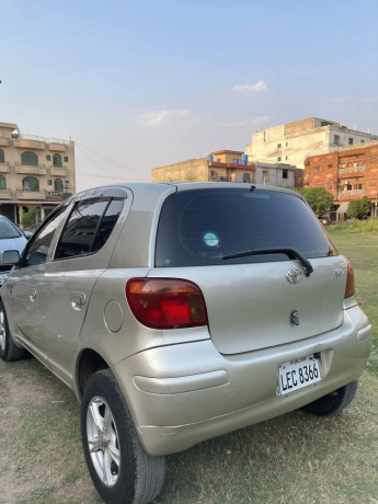 toyota-vitz-f-10-big-1