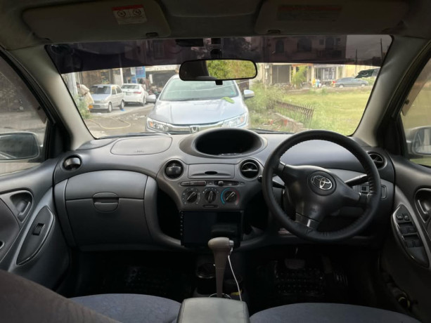 toyota-vitz-f-10-big-7