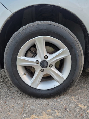 toyota-vitz-f-10-big-6